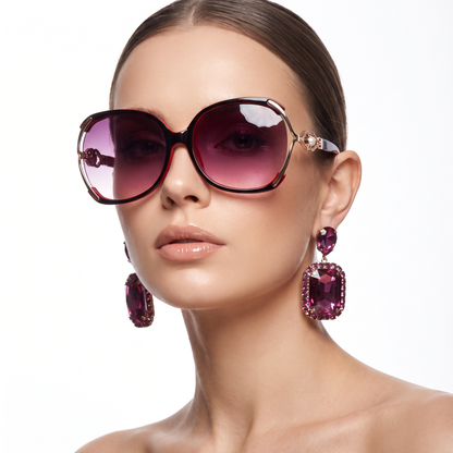 Chic women's round sunglasses, offering UV400 eye protection for a stylish summer accessory.