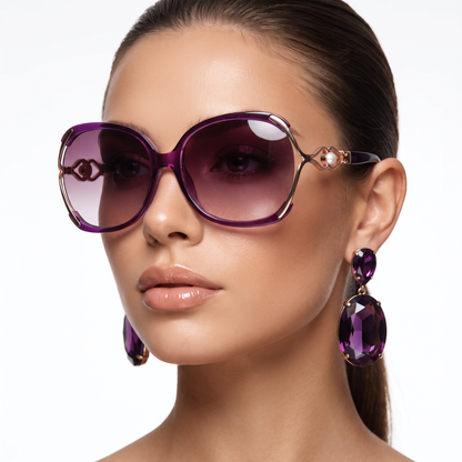 Elegant women's round frame sunglasses, providing UV400 protection for a chic summer look.