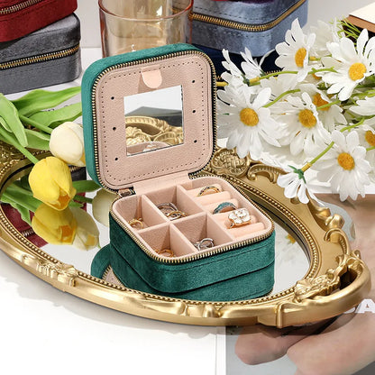 Stylish velvet jewelry storage box for women, a perfect gift for travelers & accessory lovers.