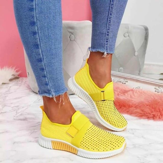 Supportive women's slip-on casual sneakers, ideal for walking and improved posture. Breathable.