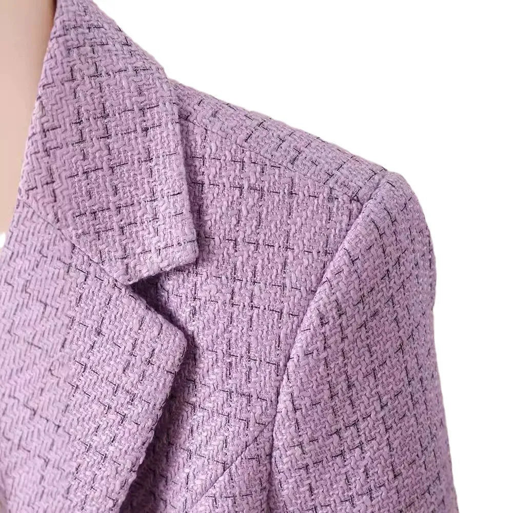 White structured long sleeve blazer for women. Elegant office fashion & business wear outerwear.