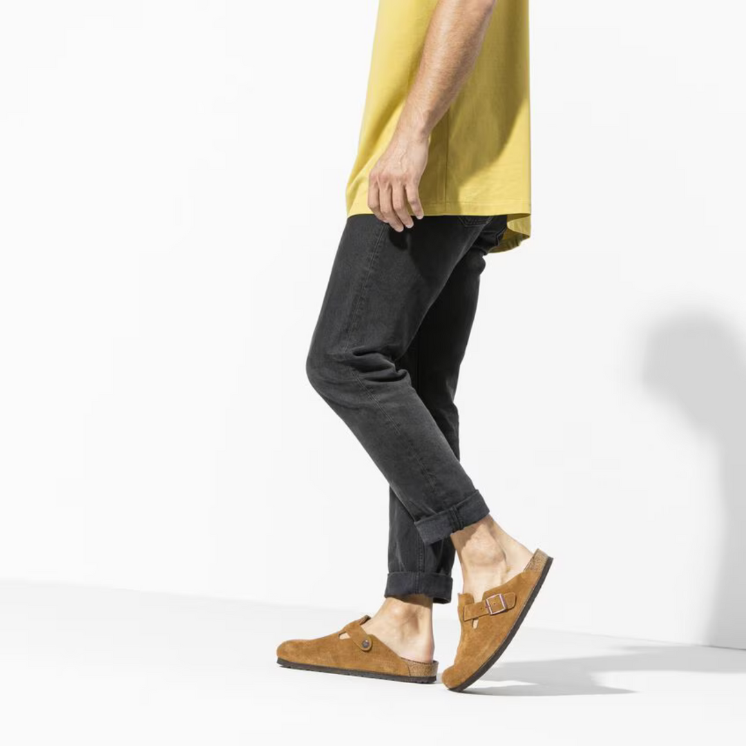 Taupe women's footwear: classic clogs with a comfortable, cushioned and anatomical footbed.