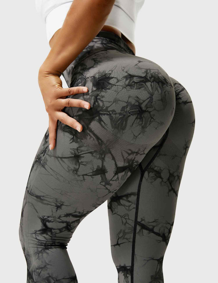 Comfortable tie-dye fashion leggings, women's active lifestyle.