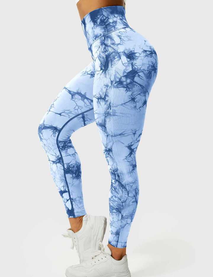 Women's tie-dye training leggings, comfortable & supportive.