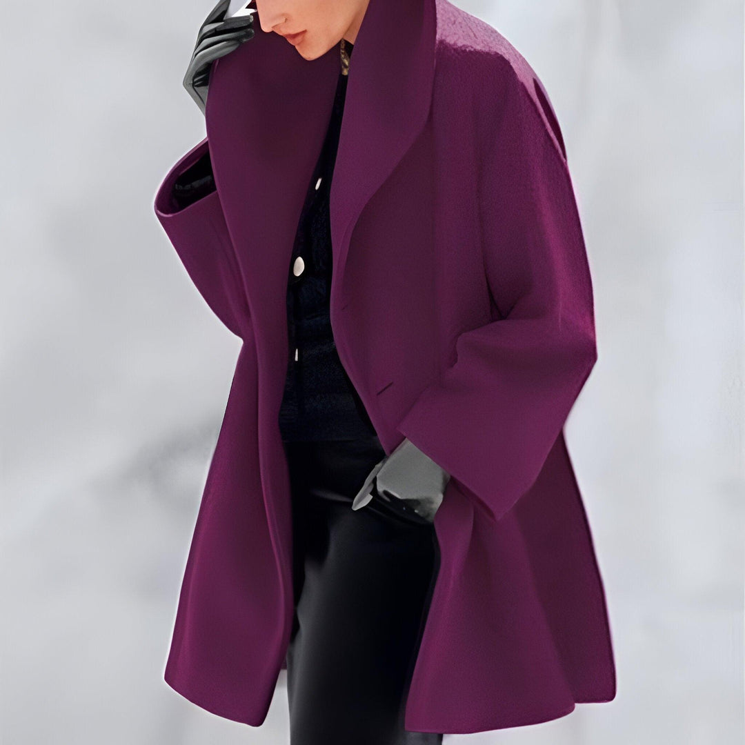 Effortless women's oversized long coat for a relaxed yet stylish look, suitable for all seasons' fashion.