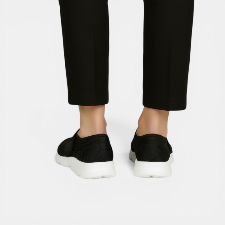 High-performance women's ultra-light walking sneakers. Orthopedic features provide maximum foot comfort.