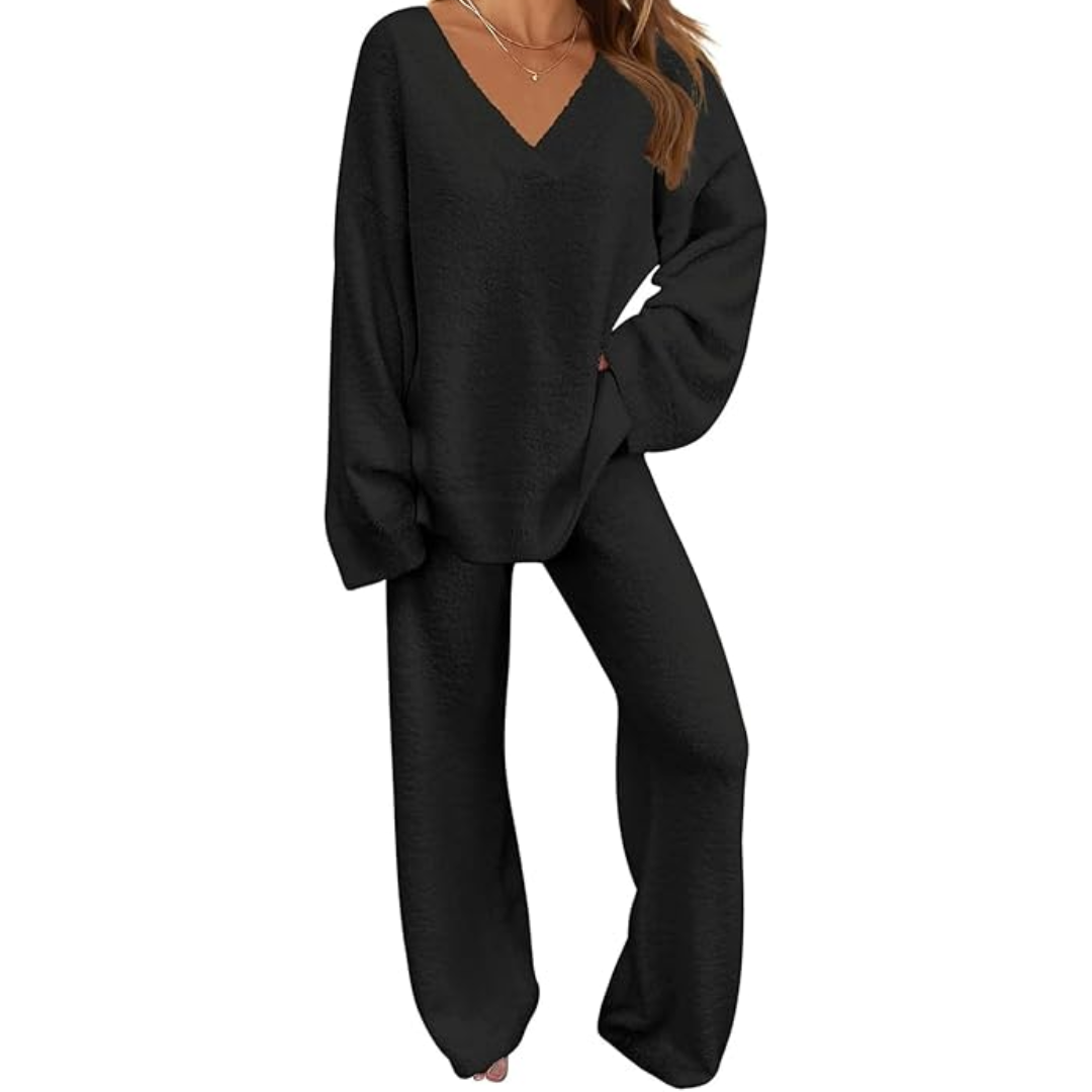 Stylish women's two-piece fleece outfit for winter comfort. Long sleeve top & wide leg pants, casual wear.