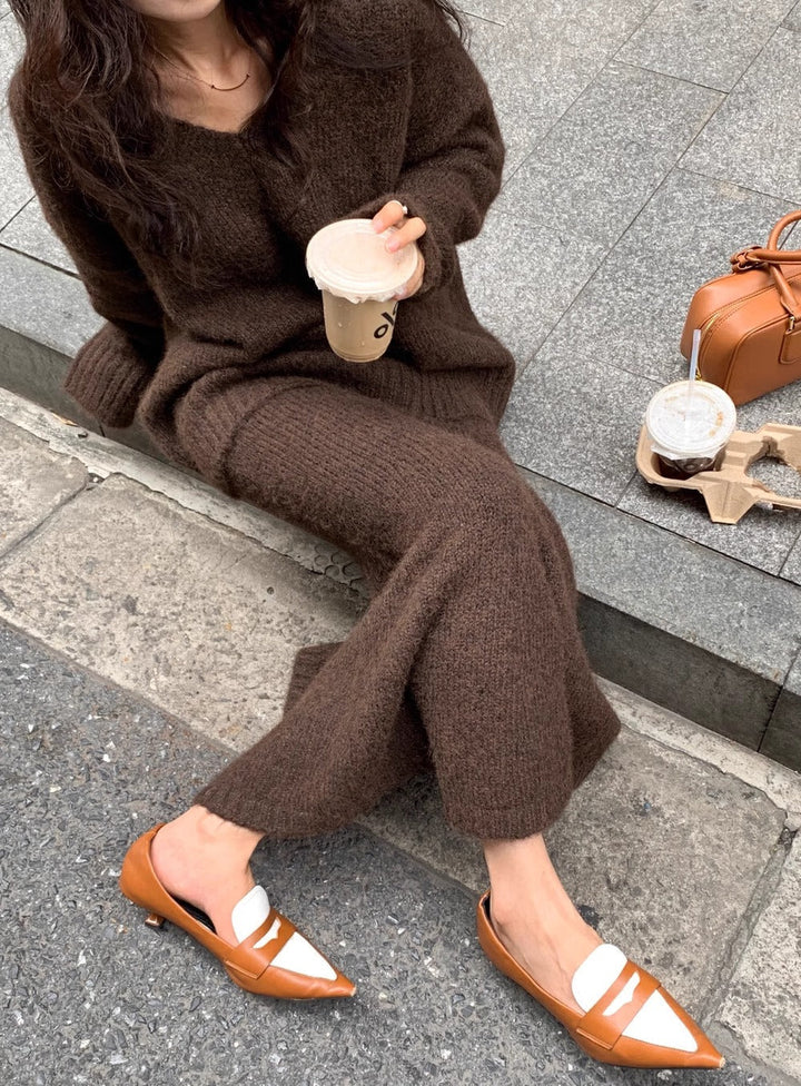Casual wear or elegant outfit: Women's long sleeve V-neck sweater and midi skirt matching set.