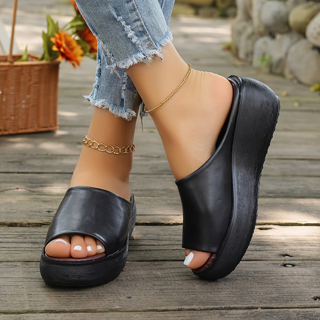 Women's Valentina casual stylish sandals for summer. Chic open-toe flat slides for everyday wear.