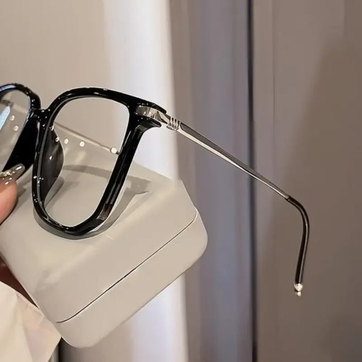 Gray Veloura Acetate women's sunglasses. A stylish & lightweight choice for UV protected fashion eyewear.