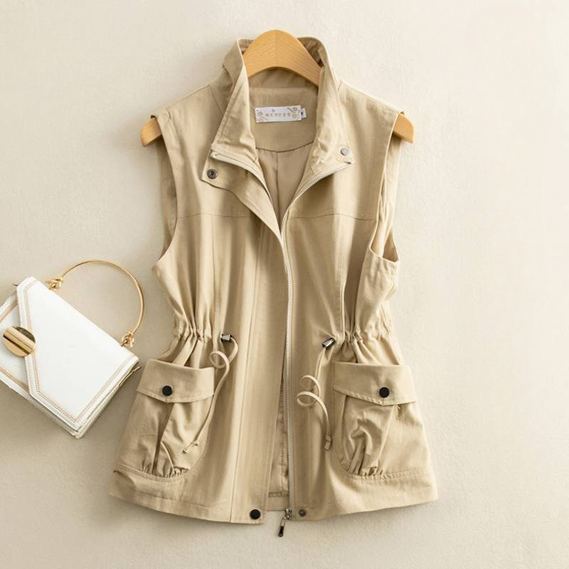 Chic women's utility vest made from durable cotton canvas, ideal for stylish casual outfits.