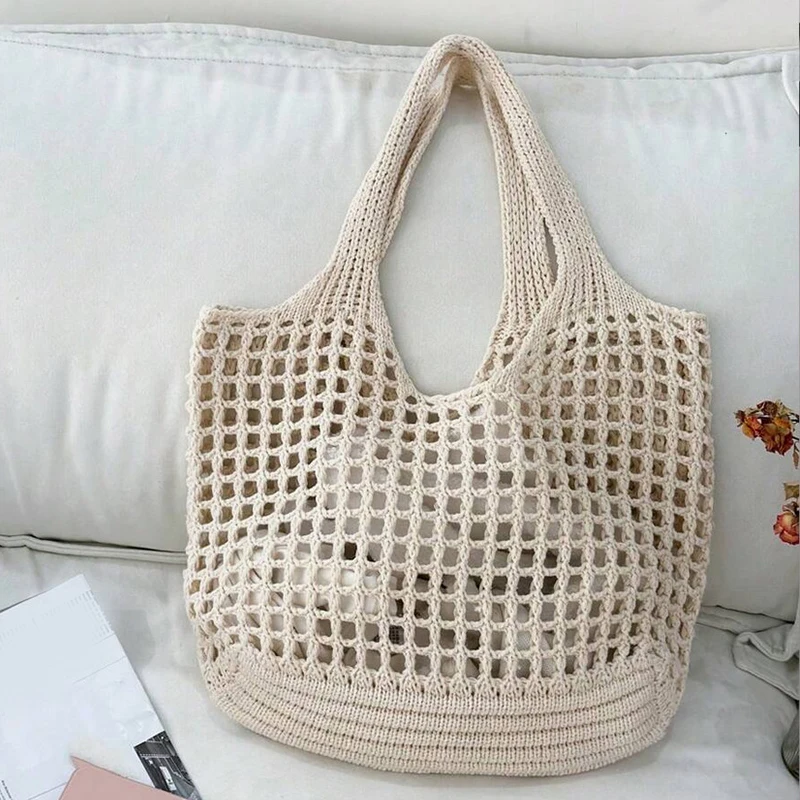 Fashionable women's versatile crochet bag, a trendy carryall for any occasion.