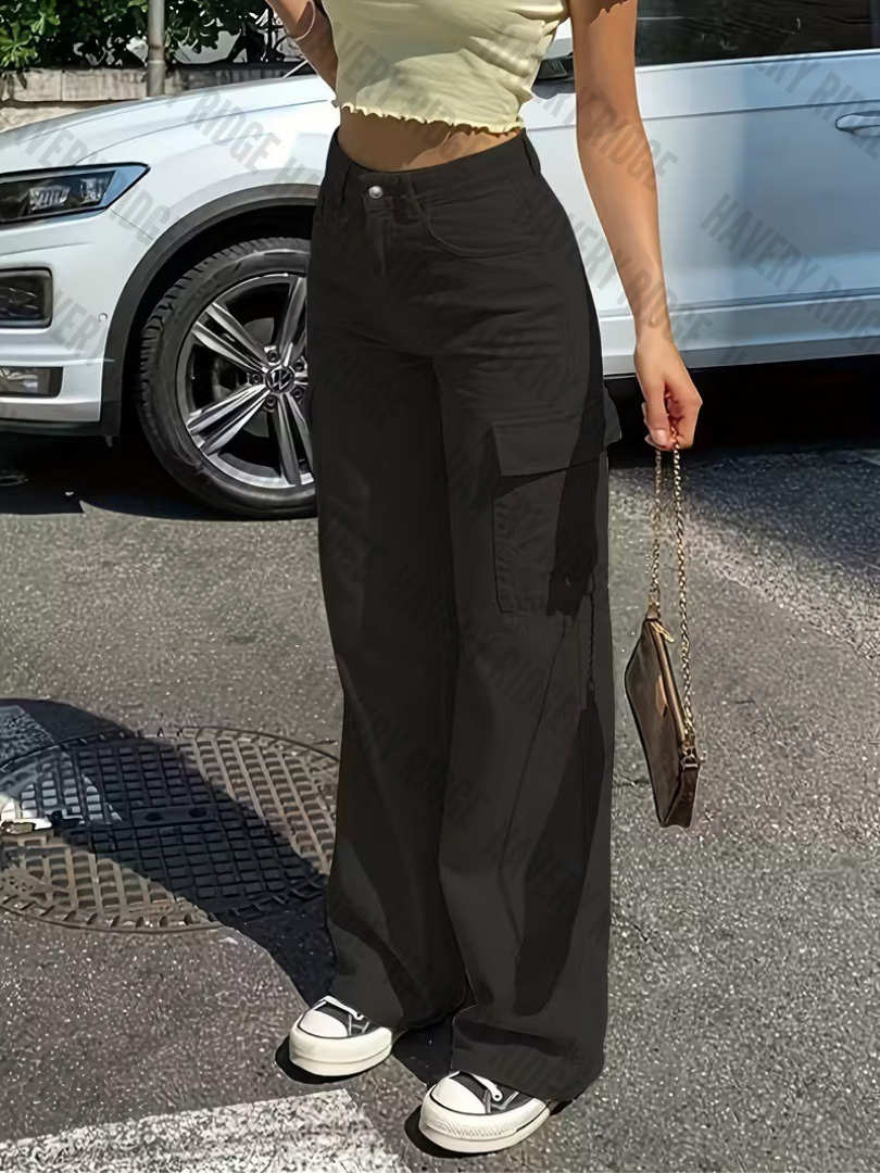 Black women's straight-fit cargo pants, adjustable waist, multi-pocket design. Versatile for daily casual outfits.