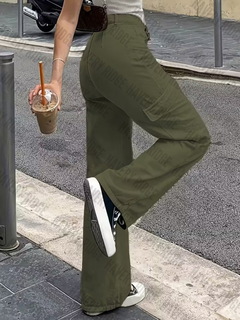 Straight-fit women's cargo pants with ample multi-pockets, adjustable waist. Practical & comfortable for casual outfits.