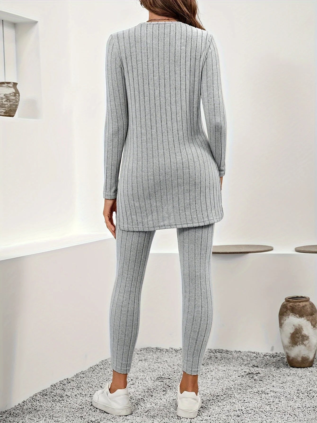 Women's versatile tunic and leggings matching set, ideal for cozy loungewear or active comfort.