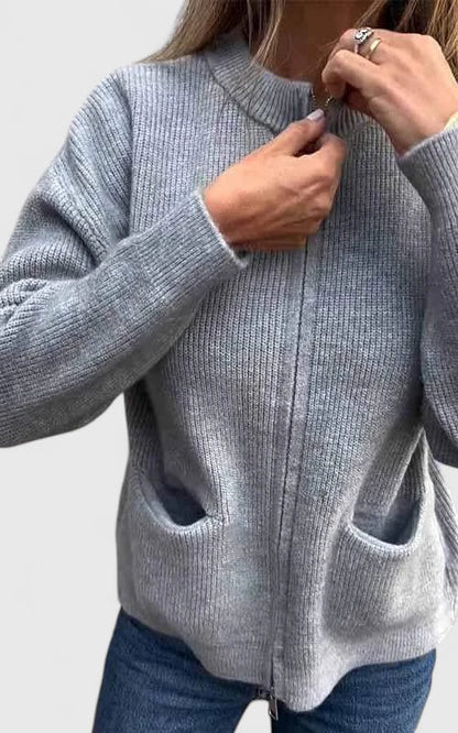 Stylish women's casual zipper jacket for everyday wear. Versatile outerwear with a comfortable round neck design.