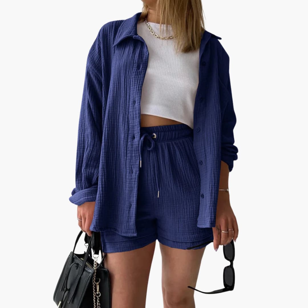 Relaxed fit women's casual set for summer. Breathable, comfortable two-piece outfit.