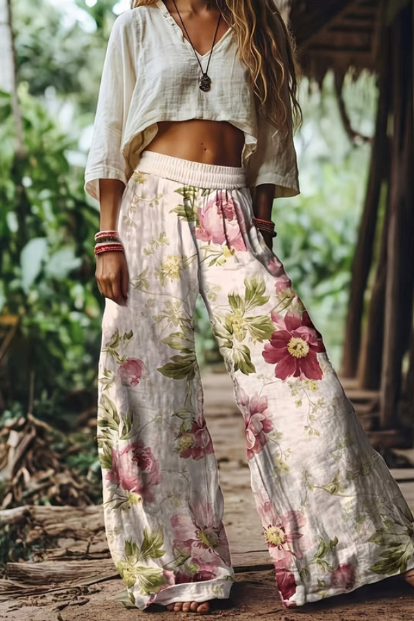 Effortless women's summer style: vintage floral print relaxed fit cropped pants for daily wear.