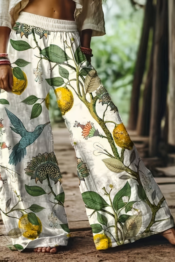 Elegant women's vintage floral cropped pants, comfortable summer bottoms for relaxed casual wear.