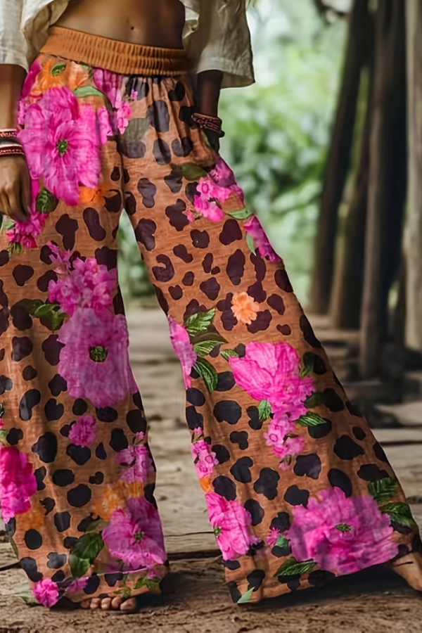 Relaxed fit women's cropped pants with elegant vintage floral print for chic summer fashion.