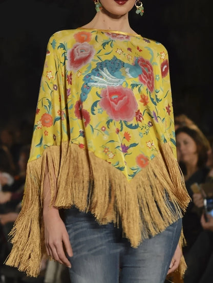 Chic women's vintage floral print tunic blouse, ideal for casual or elegant spring & summer outfits. Sky blue & yellow.