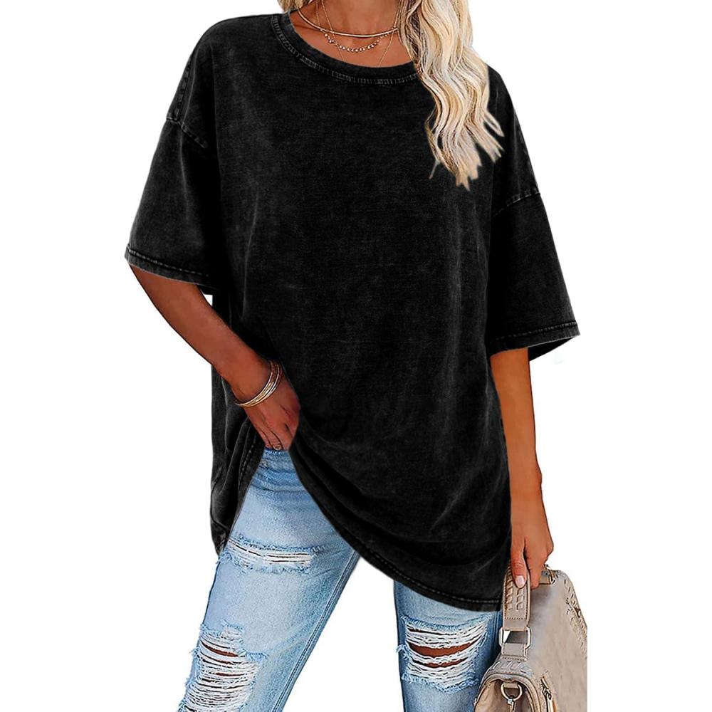 Comfortable women's vintage t-shirt, oversized & trendy, great for casual outfits.