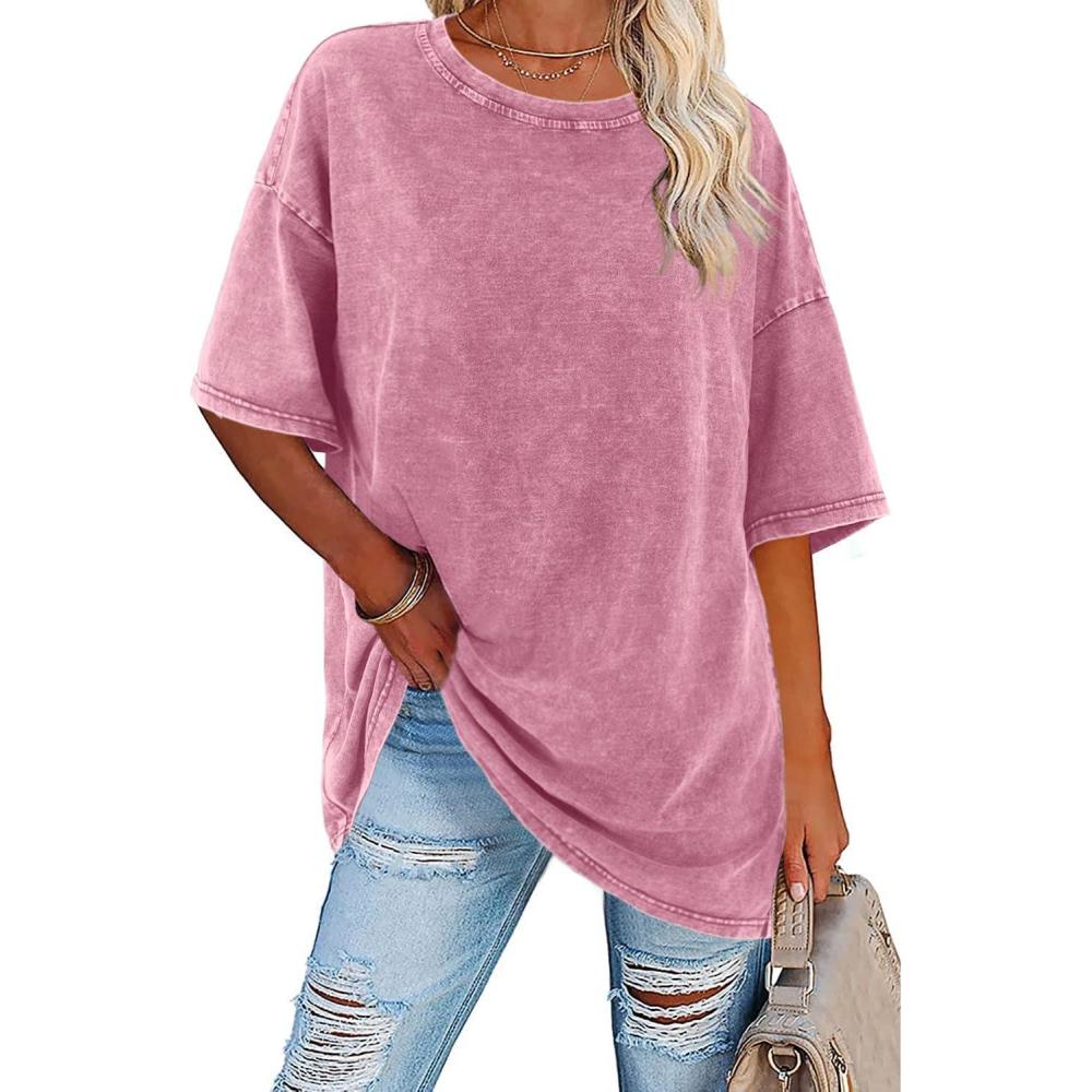 Everyday women's oversized t-shirt, vintage style, comfortable crewneck top.