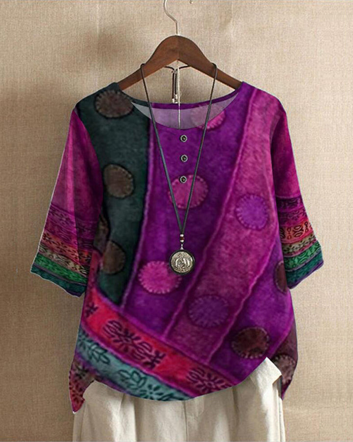 Relaxed fit women's vintage patchwork tunic blouse, ideal for spring/summer casual wear. Comfortable printed top.