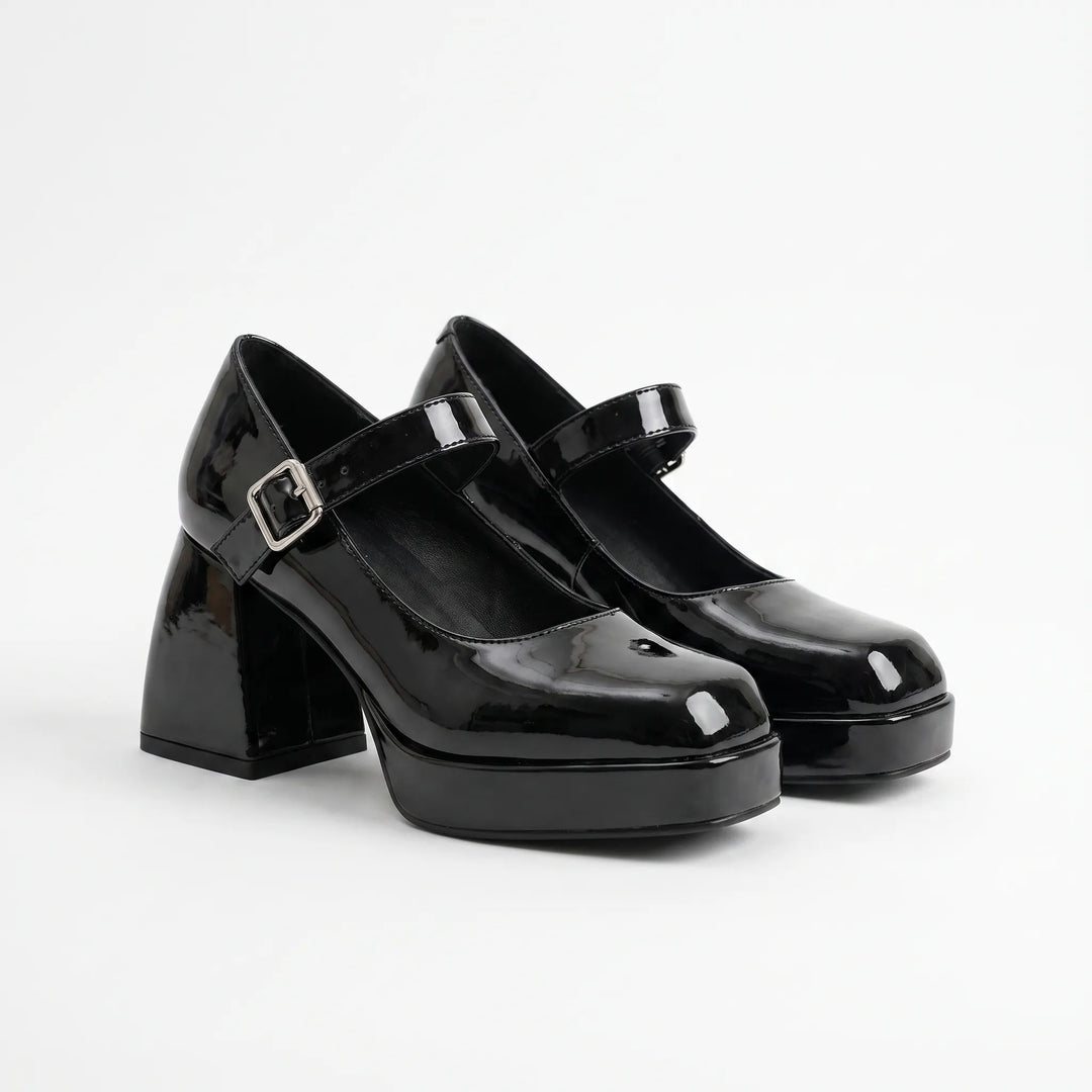 Stylish women's vintage platform pumps with comfortable block heel. Classic retro buckle strap Mary Janes.