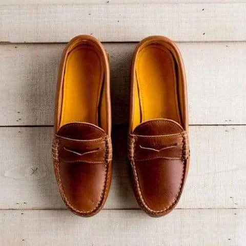 Comfortable women's PU leather loafers, vintage slip-on style with a low heel for versatile fashion.