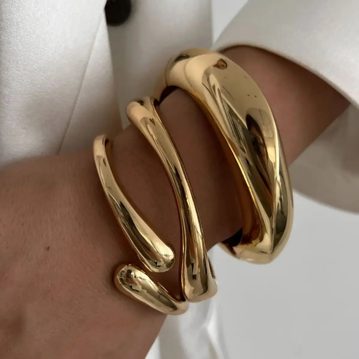 Women's Vintage Stackable Bracelets Set, featuring various gold and silver-tone designs for fashion accessory.