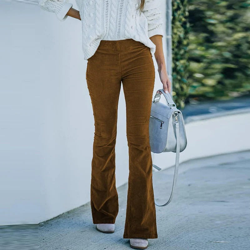 Versatile corduroy stretch pants for women, combining comfort with everyday chic style.