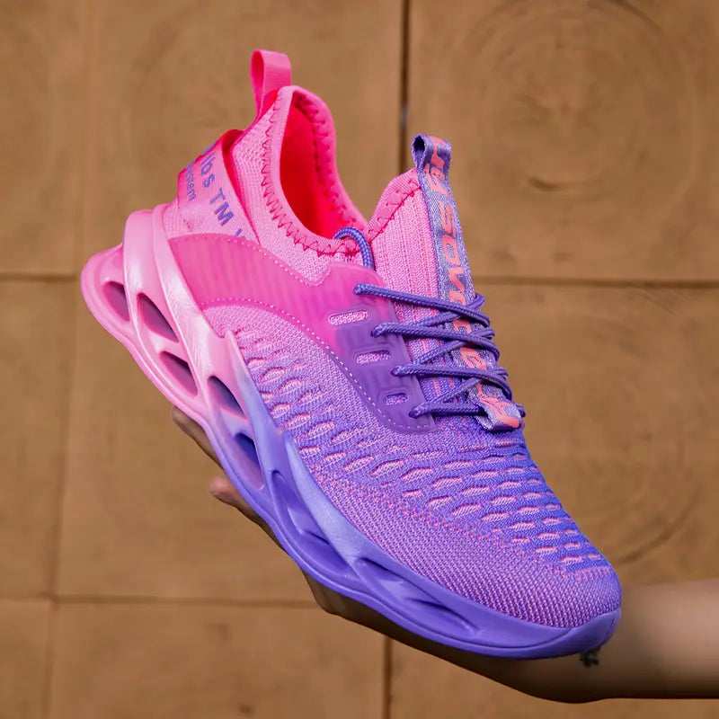 Casual women's lace-up sneakers, ideal for walking, everyday wear, and comfort.