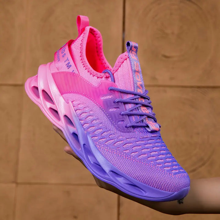 Casual women's lace-up sneakers, ideal for walking, everyday wear, and comfort.