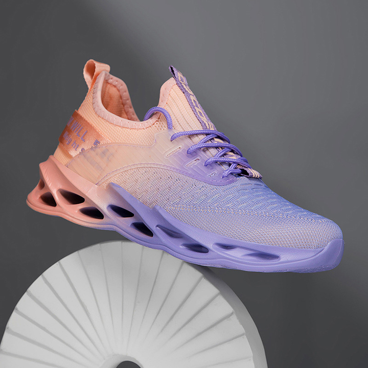 Lightweight women's sneakers, lace-up design, and flexible sole for everyday walking comfort.