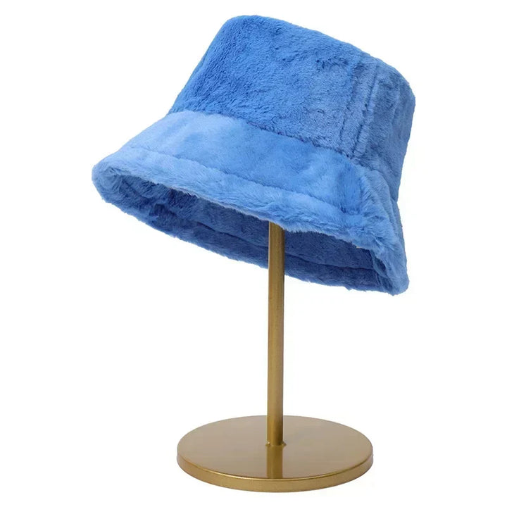 Soft faux fur bucket hat for women. Stay warm and stylish during autumn & winter months effortlessly.