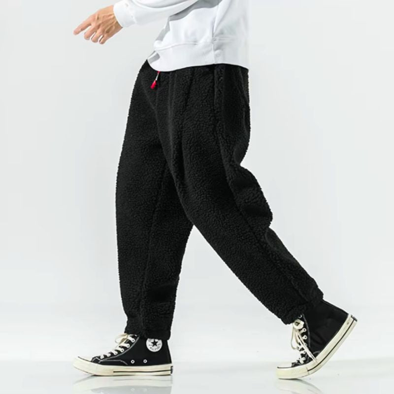 Stylish women's warm casual pants, featuring a relaxed fit for cozy winter comfort and everyday wear.