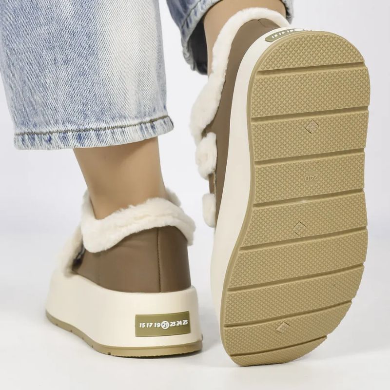 Cozy women's warm slip-on shoes, designed for ultimate winter comfort & casual everyday wear.