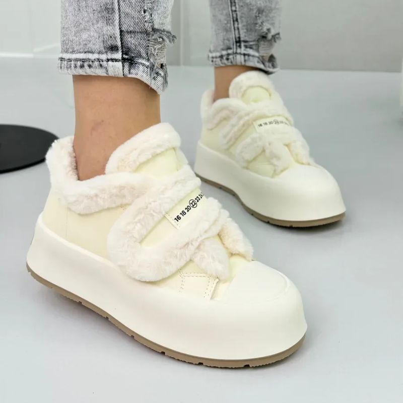 Women's everyday warm winter slip-on shoes, delivering cozy comfort and casual fashion.