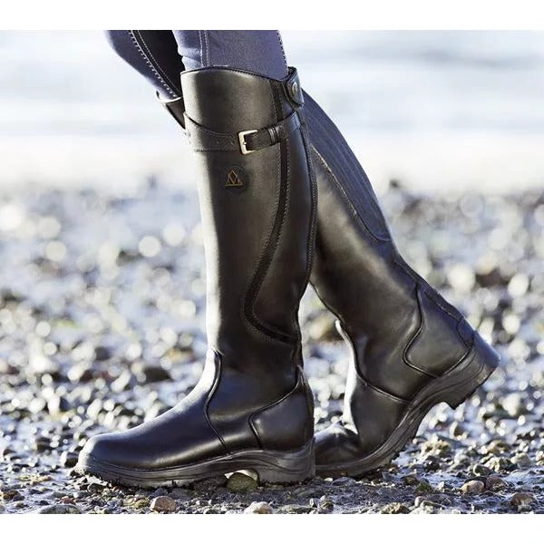 Comfortable women's waterproof ankle boots for winter, warm lining, non-slip sole, stylish cold weather footwear.
