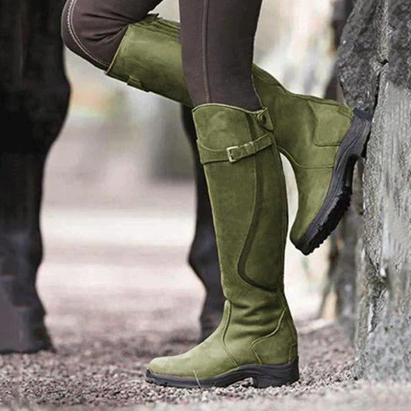 Fashionable women's waterproof winter boots, warm, non-slip, perfect for snowy & icy outdoor adventures.