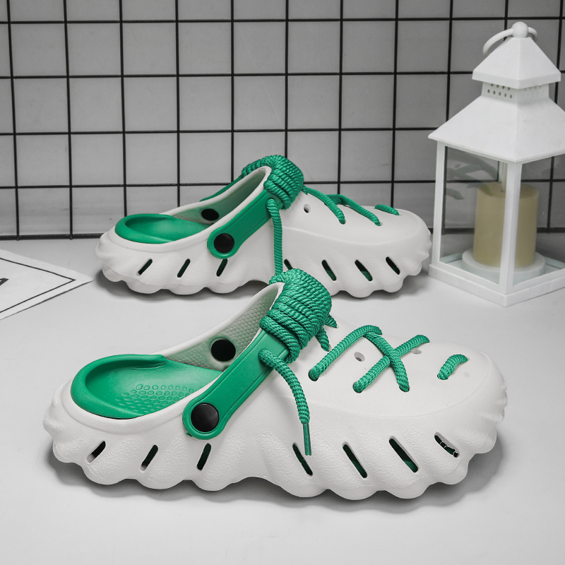 Casual women's Wayfarer clogs, breathable & comfortable, with stylish laces.