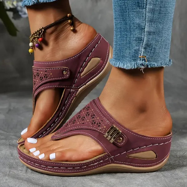 Comfortable women's wedge sandals with adjustable fit, ideal for all-day wear. Chic platform sole for elegant summer style.