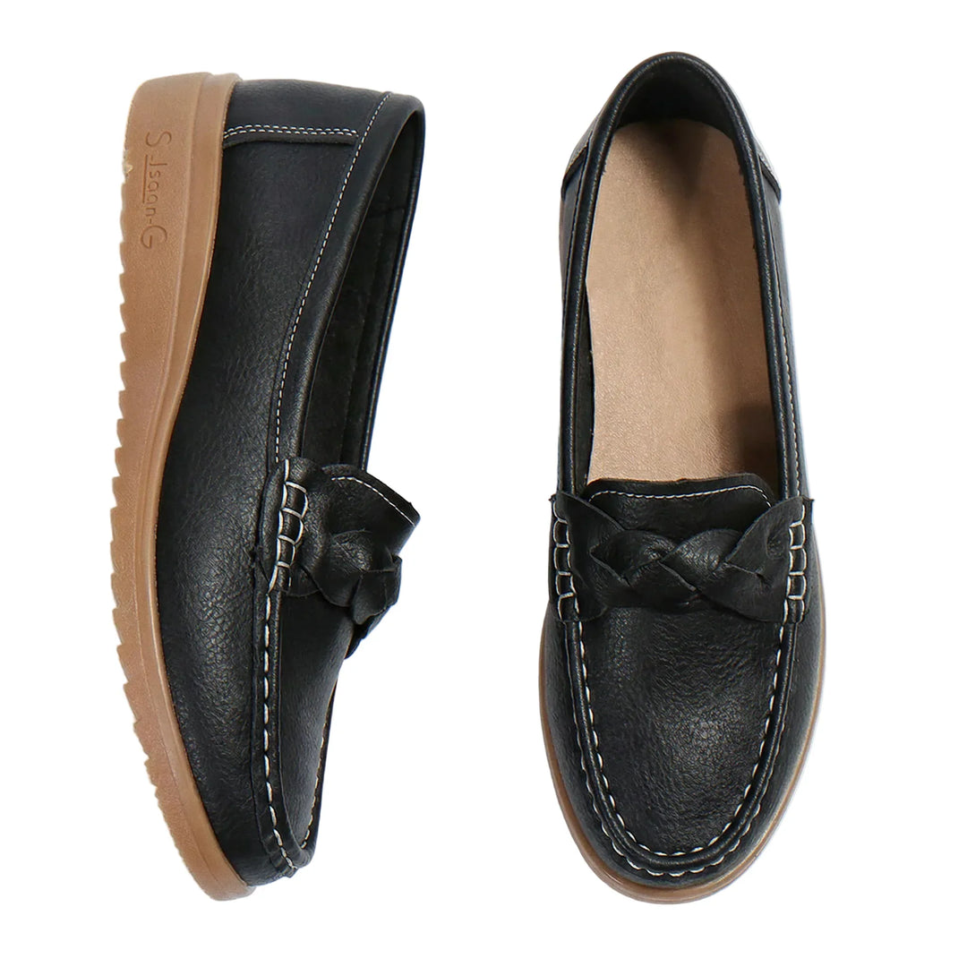 Close-up of the robust arch support in these women's wide fit slip-on loafers, ensuring comfort.