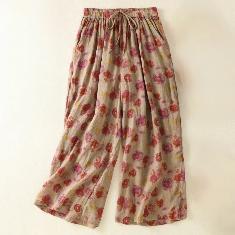 Women's wide-leg flowy pants in a relaxed fit, perfect for comfortable summer casual wear or elegant vacation outfits.