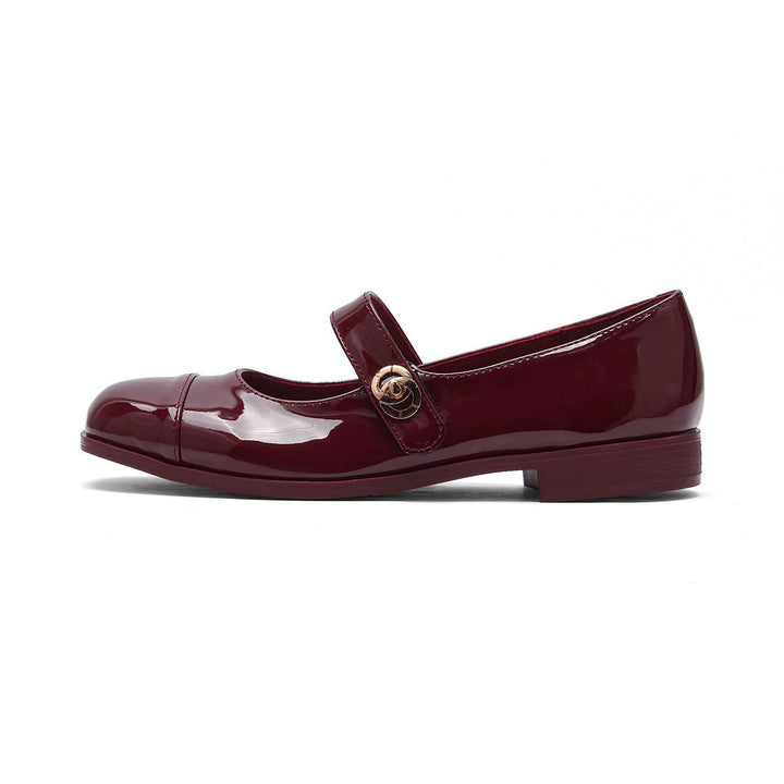 Durable women's Mary Jane flats, wide toe box, arch support for long-lasting wear.