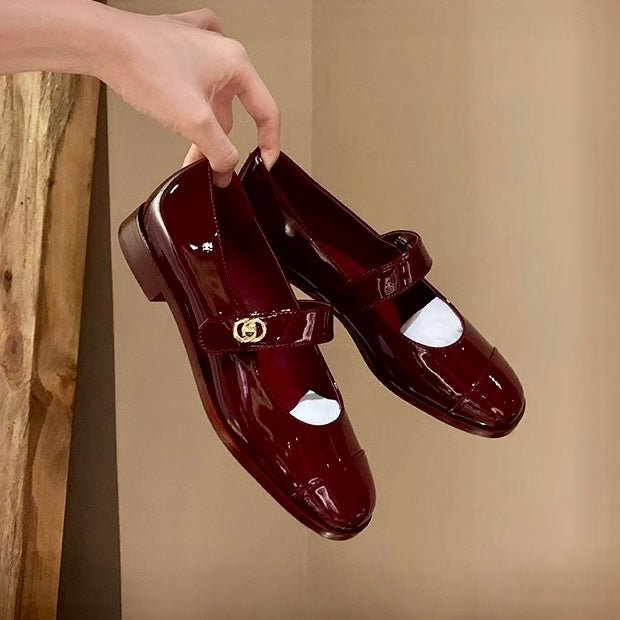 Comfortable Mary Jane flats for women: wide toe box, perfect arch support.