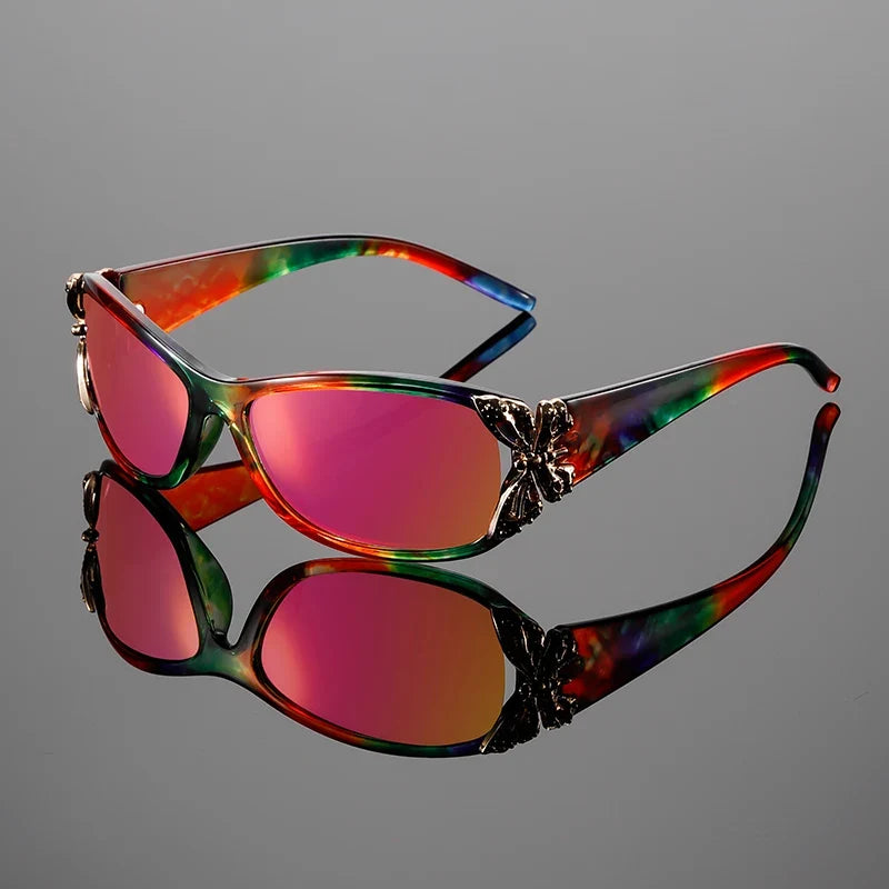Stylish women's Y2K butterfly sunglasses. Lightweight retro shades provide UV protection and a fashionable glam vibe.
