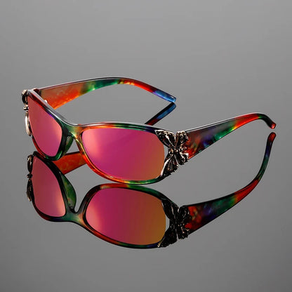 Stylish women's Y2K butterfly sunglasses. Lightweight retro shades provide UV protection and a fashionable glam vibe.