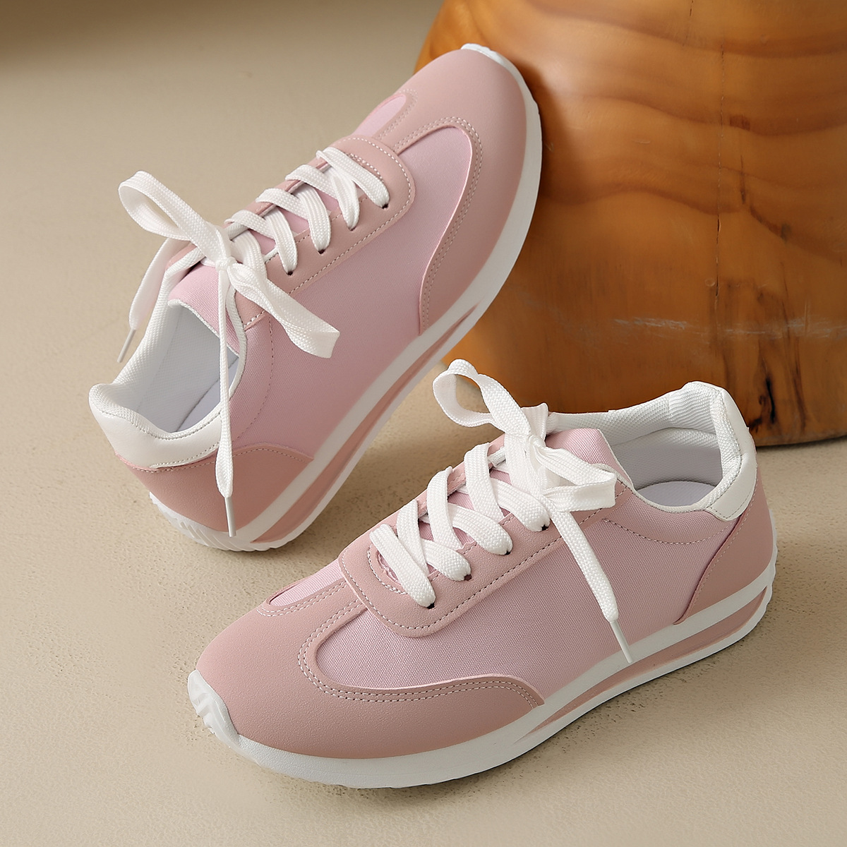 Women's Zippa everyday sneakers: comfort, lightweight design, and vintage-inspired style.